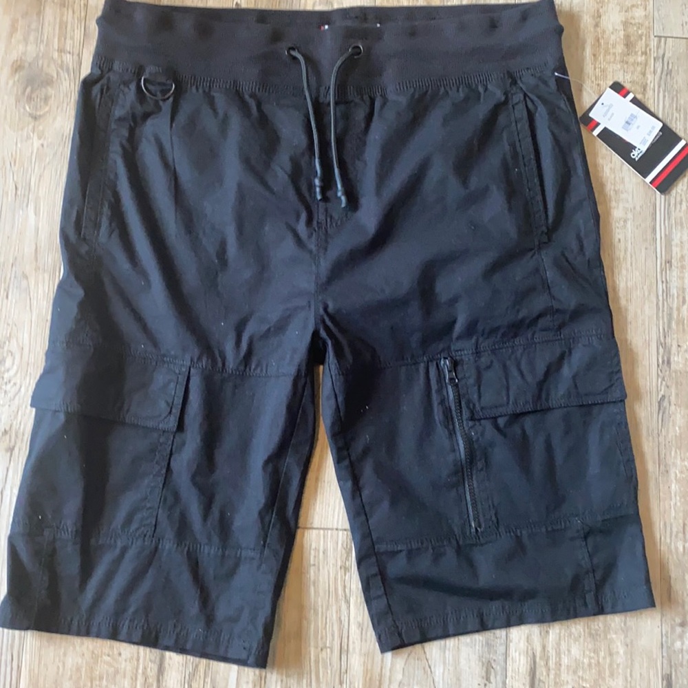 Akademiks black cargo shorts